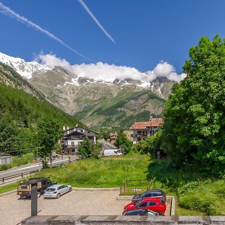 Casa Jasmine Apartment Courmayeur Bagian luar foto