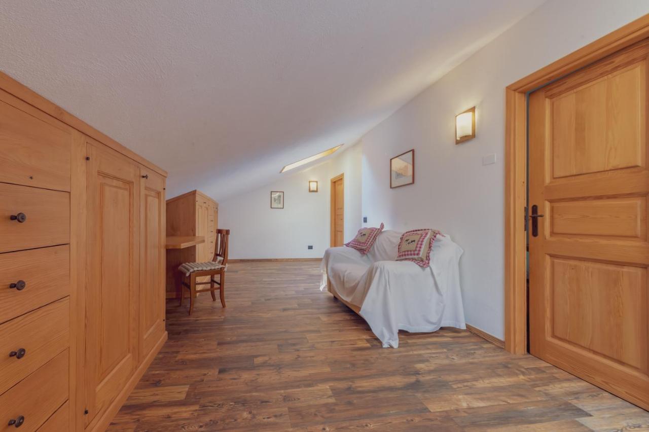 Casa Jasmine Apartment Courmayeur Bagian luar foto