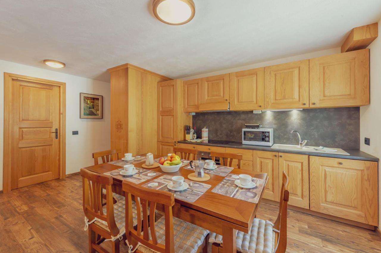 Casa Jasmine Apartment Courmayeur Bagian luar foto