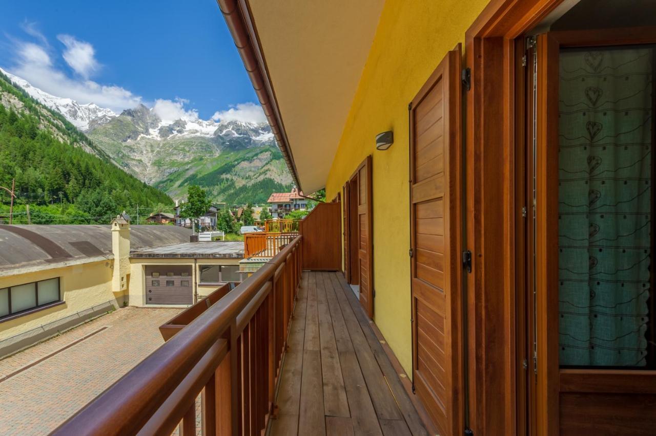Casa Jasmine Apartment Courmayeur Bagian luar foto